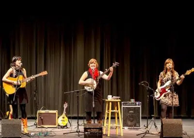 The Good Lovelies in concert. The auditorium’s excellent acoustics shows off good music.